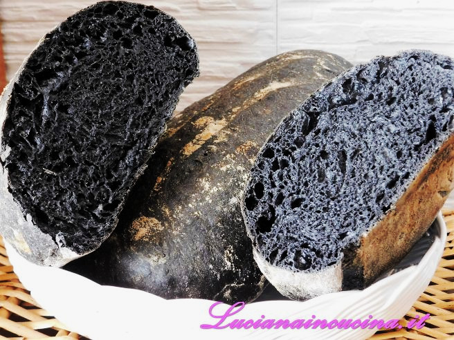pane nero al carbone